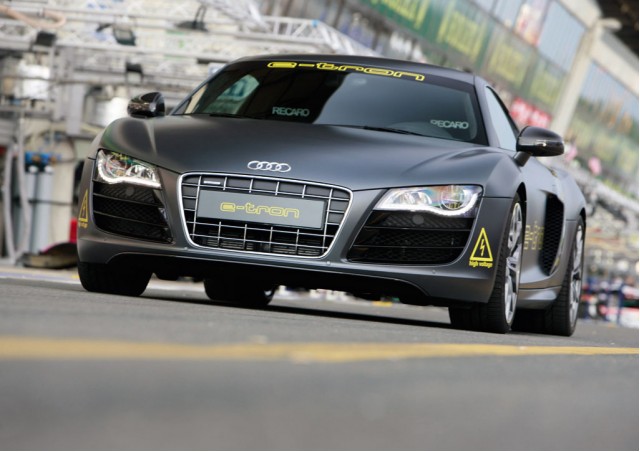 Audi R8 e-tron Overview