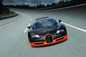 Bugatti Veyron Super Sport sets the Paul Richard circuit in France on fire