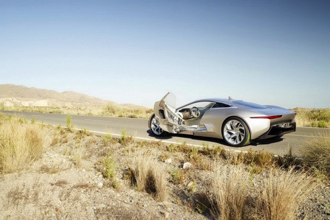 2010 Paris Auto Show: Jaguar reveals Micro-Turbine-Powered C-X75 Supercar Concept
