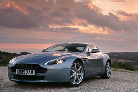 Aston Martin V8 Vantage Pictures