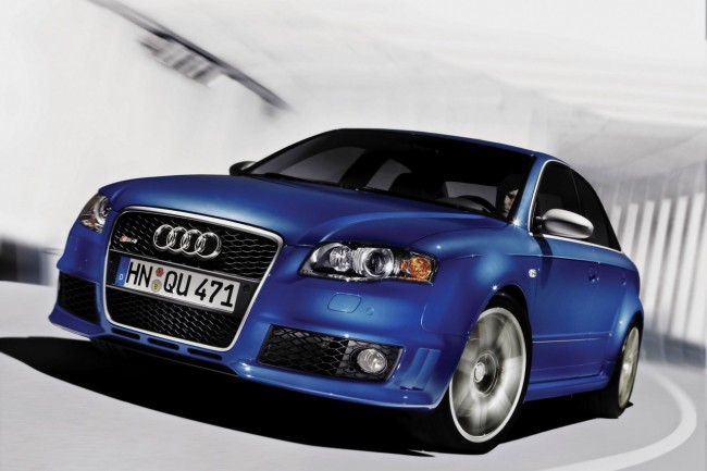 http://www.speedlux.com/wp-content/uploads/2011/01/audi_rs4-650x433.jpg